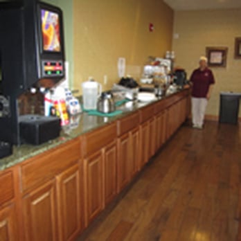The Randolph Inn & Suites - Hotels Near Me - Winchester, Indiana
