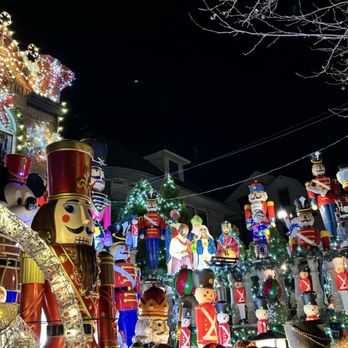 Dyker Heights Christmas Lights - Bus Tours Near Me Dyker Heights Christmas Lights - Bus Tours Near Me
