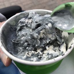 Licorice flavor ice cream