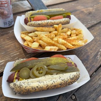 Midway Dogs - Food Trucks Near Me - Austin , Texas