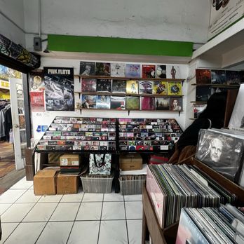 Casa Retro - Inside space - Music & DVDs Near Me - Tijuana, BCN