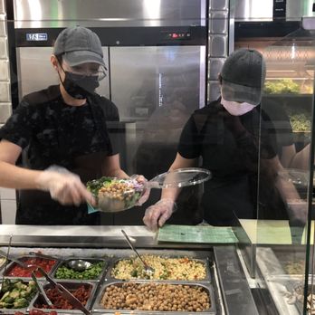 Verde Salad - These girls are the best at customer service. - Salad Near Me - El Paso, Texas
