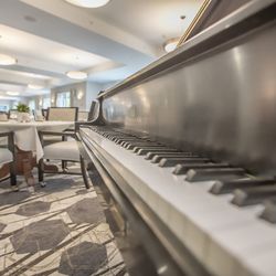 Regency Newcastle - Happy Hour 3x/week - Friday's live music!