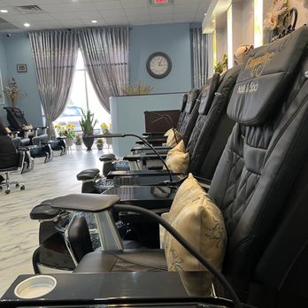 Paradise Nails & Spa - Chairs, Clean - Nail Salons Near Me - Houston, Texas Paradise Nails & Spa - Chairs, Clean - Nail Salons Near Me - Houston, Texas