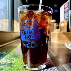 Johnny'Z Pour House - Interior