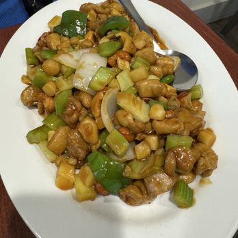 Gaslight Kitchen - Cashew Chicken - Chinese Near Me - East Grand Rapids, Michigan