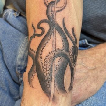 Custom Concepts Tattoos and Designs - Kraken and trident tattoo - Tattoo Near Me - Miramar Beach, Florida Custom Concepts Tattoos and Designs - Kraken and trident tattoo - Tattoo Near Me - Miramar Beach, Florida