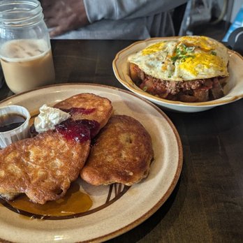 Grand Pied - Breakfast & Brunch Near Me - St. Louis, Missouri Grand Pied - Breakfast & Brunch Near Me - St. Louis, Missouri