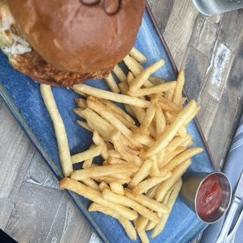 Copper Dog - Cheeseburger and fries - Pizza Near Me - Wildwood, New Jersey