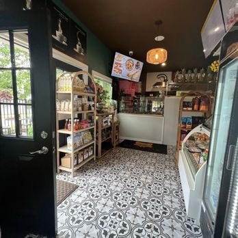 Red Fox Marketplace - Coffee & Tea Near Me - Middletown, Connecticut