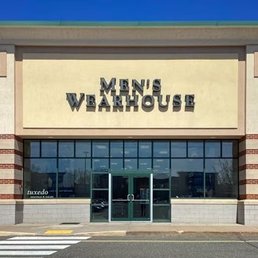Exterior photo of Men's Wearhouse - Holyoke, Massachusetts Exterior photo of Men's Wearhouse - Holyoke, Massachusetts