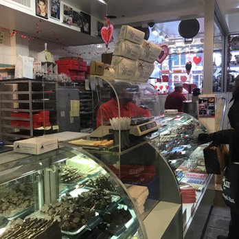 The Fudge Pot - Candy Stores Near Me - Chicago, Illinois