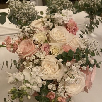 Forever Peaceful Events - Bride Bouquet - Wedding Planning Near Me - Roseville, California Forever Peaceful Events - Bride Bouquet - Wedding Planning Near Me - Roseville, California