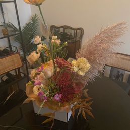 Floral bouquet for friend's wedding anniversary Floral bouquet for friend's wedding anniversary