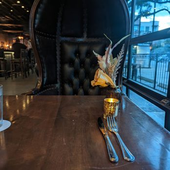 Bosscat Kitchen & Libations - Decor - New American Near Me - Houston, Texas