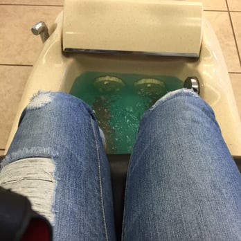 Kambowl Hairstyling - Pedi time - Hair Salons Near Me - Honolulu, Hawaii