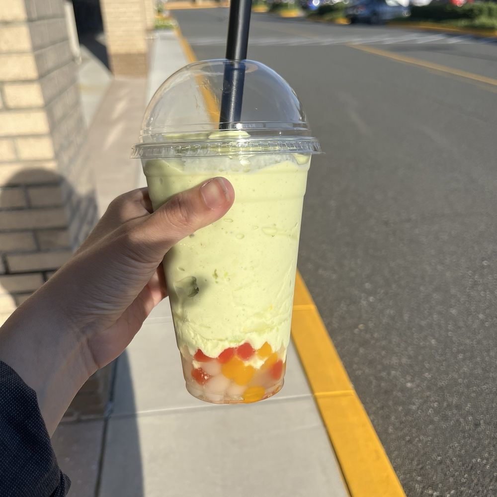 Avocado smoothie with boba Avocado smoothie with boba