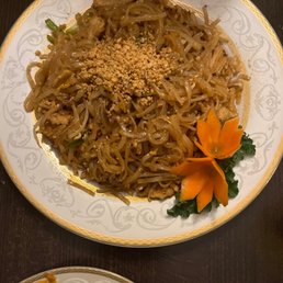Pad Thai with Chicken and the special flower carrot touch Pad Thai with Chicken and the special flower carrot touch