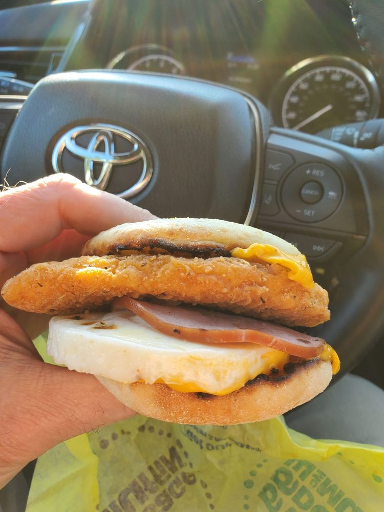 MCDONALD’S Updated July 2024 11 Photos & 11 Reviews 381 E Chicago