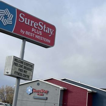 Travelodge - Exterior - Hotels Near Me - Brooks, Alberta
