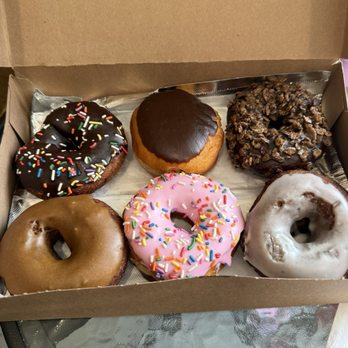 Country Glazed - Half dozen assorted - Donuts Near Me - Central Square, New York Country Glazed - Half dozen assorted - Donuts Near Me - Central Square, New York