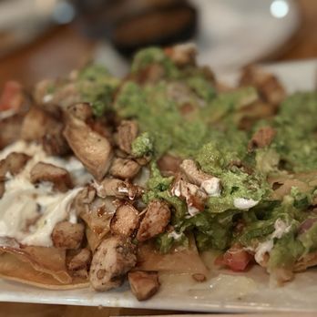 Margaritaville - Nachos with chicken - Seafood Near Me - Capitola, California