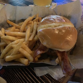 Roni's Pub and Kitchen - Burgers Near Me - Overland Park, Kansas Roni's Pub and Kitchen - Burgers Near Me - Overland Park, Kansas
