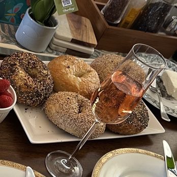 Hank's Bagels - Sunday brunch with Bagels - Coffee & Tea Near Me - Burbank, California Hank's Bagels - Sunday brunch with Bagels - Coffee & Tea Near Me - Burbank, California