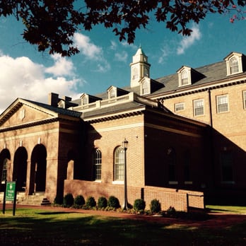 William & Mary - Tucker Hall - Colleges & Universities Near Me - Williamsburg, Virginia