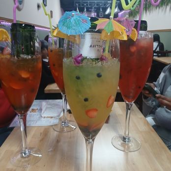 Mimosas Brunch & Bubbles - Big Mimosas, ask for light ice! - Breakfast & Brunch Near Me - Campbell, California