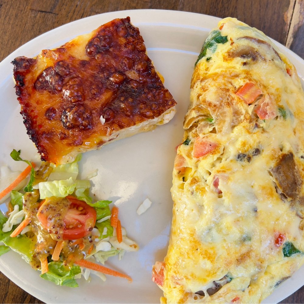 Le Coffee Shop - Vegetable Omelette w/ potatoes - Breakfast & Brunch Near Me - Temecula, California