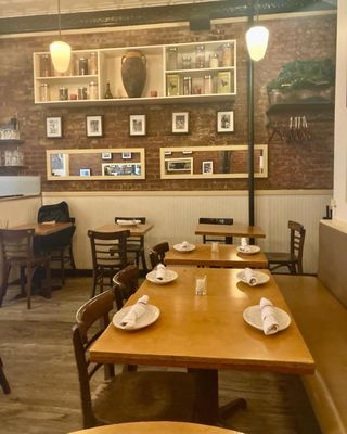 Snack Taverna by null