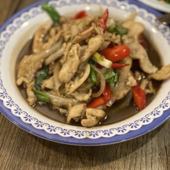 Mae Ornnit Thai Kitchen - Thai Near Me - Annandale, Virginia
