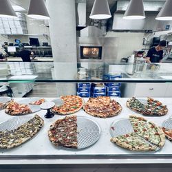 Pizza Garden - Lots of pizzas