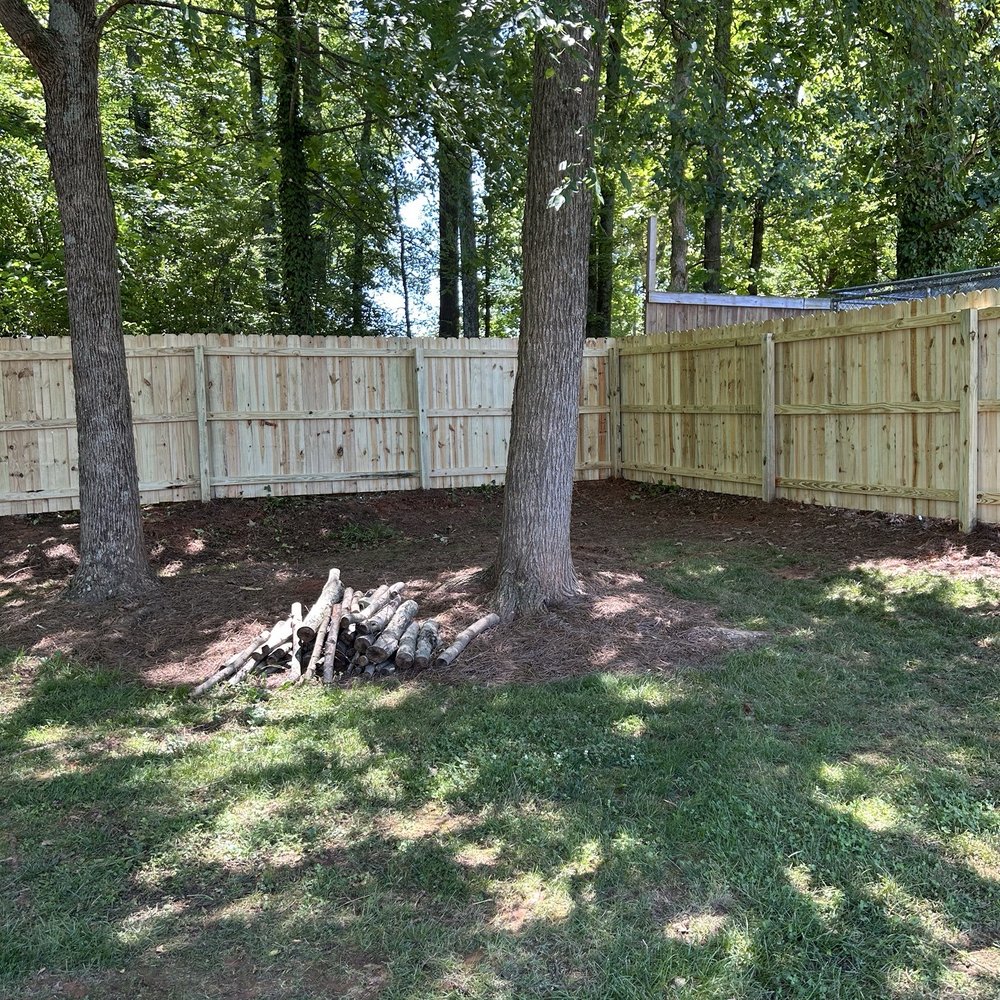 Nick's Fencing - Right side of yard. - Fences & Gates Near Me