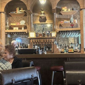 Marioochi’s Pizzeria - The bar - Pizza Near Me - Sparta, Tennessee