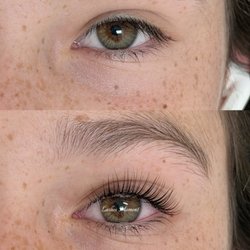 Lashes Moment