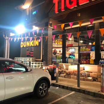 Dunkin' -  a car parked in front of a restaurant - Coffee & Tea Near Me - Little Falls, New Jersey
