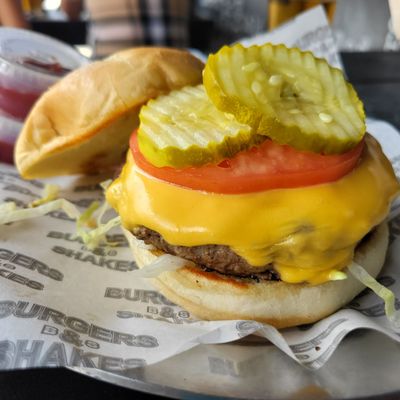 Burgers & Shakes by null