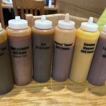 Bigun's Barbecue - Bbq sauces at the table - Barbeque Near Me - Talking Rock, Georgia