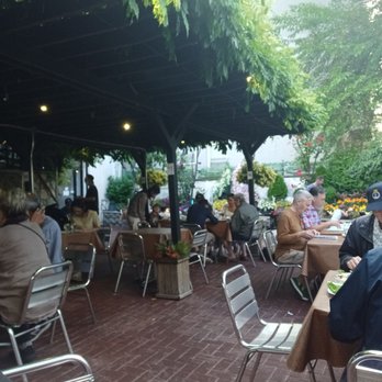 SriPraPhai Thai Restaurant - Outdoor seating anyone - Thai Near Me - Woodside, New York