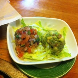 Applebee's Grill + Bar - Ensalada, guacamole y pico de gallo