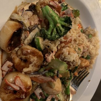 Red Bowl Asian Bistro - Shrimp scallops with fried rice and veggies - Sushi Bars Near Me - Matthews, North Carolina Red Bowl Asian Bistro - Shrimp scallops with fried rice and veggies - Sushi Bars Near Me - Matthews, North Carolina
