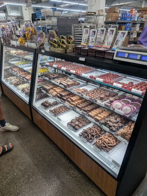 Li-Lac Chocolates by null