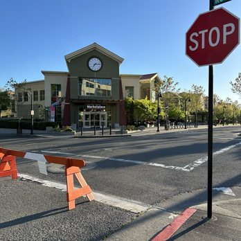 College Creek Marketplace - May 2024 - Coffee & Tea Near Me - Arcata, California College Creek Marketplace - May 2024 - Coffee & Tea Near Me - Arcata, California