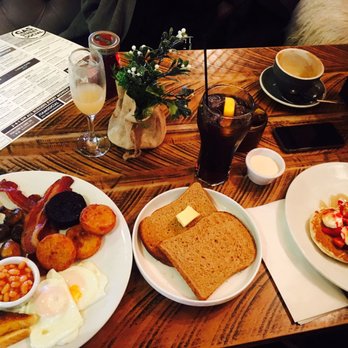 Gas Street Social - Brunch spread - Cocktail Bars Near Me - Birmingham, XWM