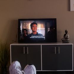 Best Teeth Whitening Las Vegas - Chilling watching my show during the process