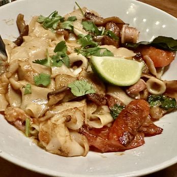Lom Wong - Thai Near Me - Phoenix, Arizona Lom Wong - Thai Near Me - Phoenix, Arizona