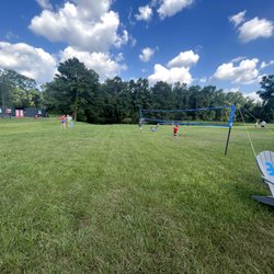 Happy Goat Retreat - Great volleyball court for family fun!
