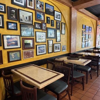 Athena Roasted Chicken - Sitting area - Greek Near Me - Maitland, Florida